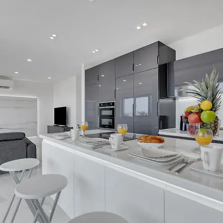 Luxury Seaview Dzenan Διαμέρισμα *