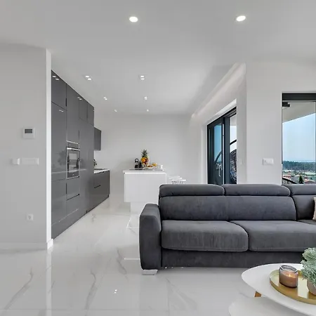 Διαμέρισμα Luxury Seaview Dzenan